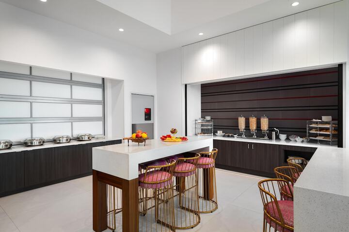 Breakfast area