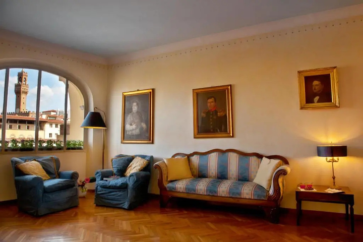 Room 6 of 17
