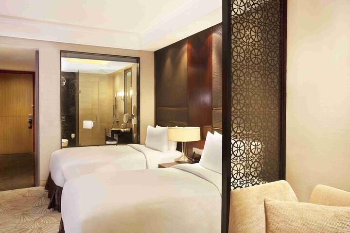 Room 3 of 60
