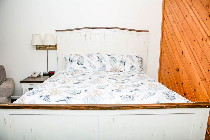 Standard King Bed Sea View (10 of 36)