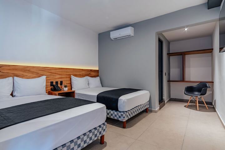 Room 13 of 31