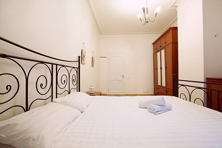 Room 7 of 20