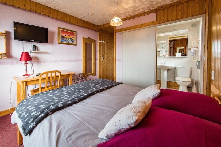 Room 8 of 24