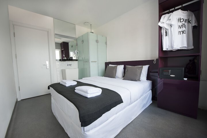 Room 14 of 80