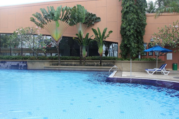 Hotel with Pool