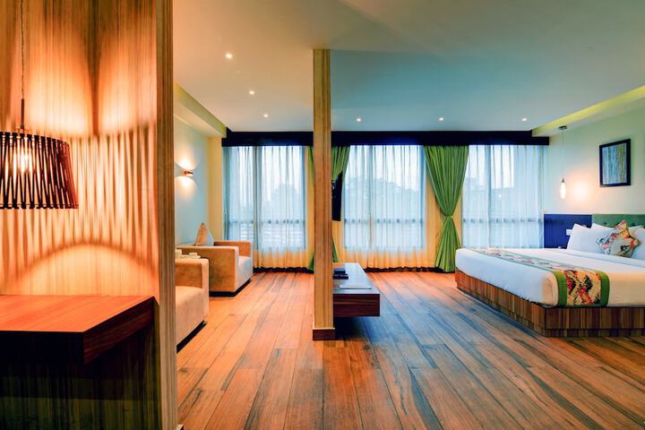 Udaan Clover Hotel Banquet & Spa