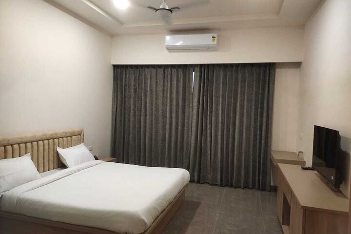 Room 15 of 53