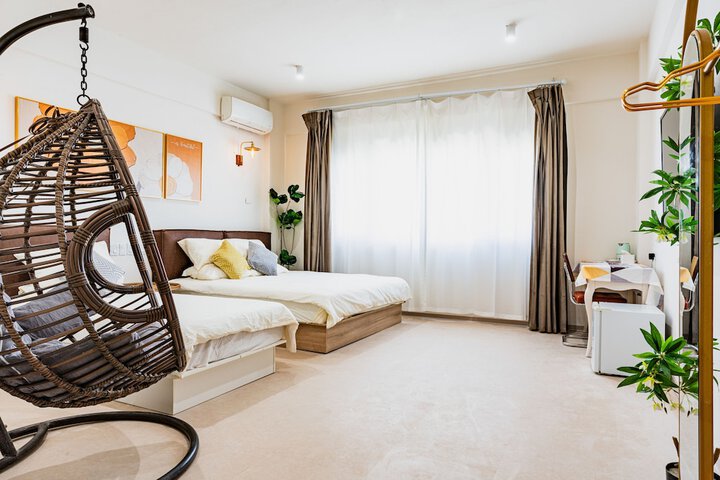 Room 9 of 47