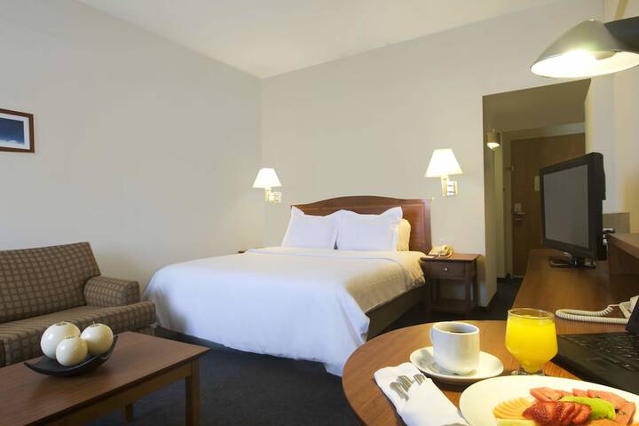 Room 3 of 20