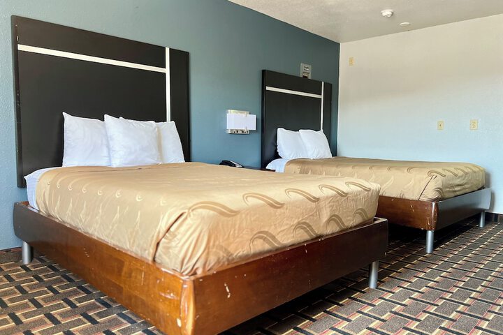 2 Double Beds (10 of 15)