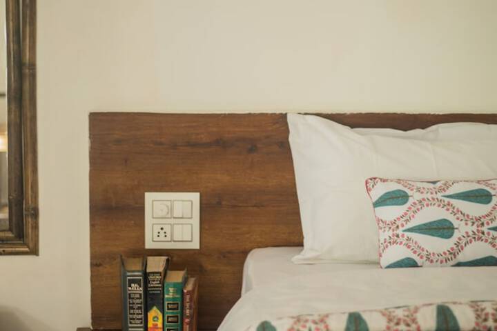 Room 2 of 16