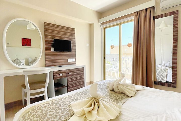 Room 19 of 65