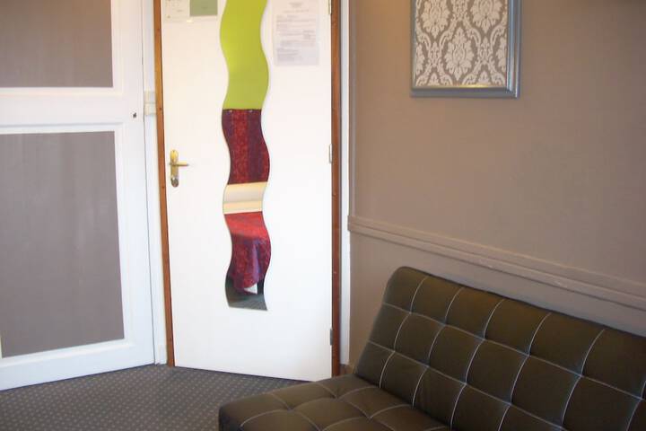 Room 5 of 111