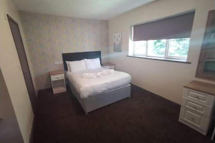 Room 9 of 23