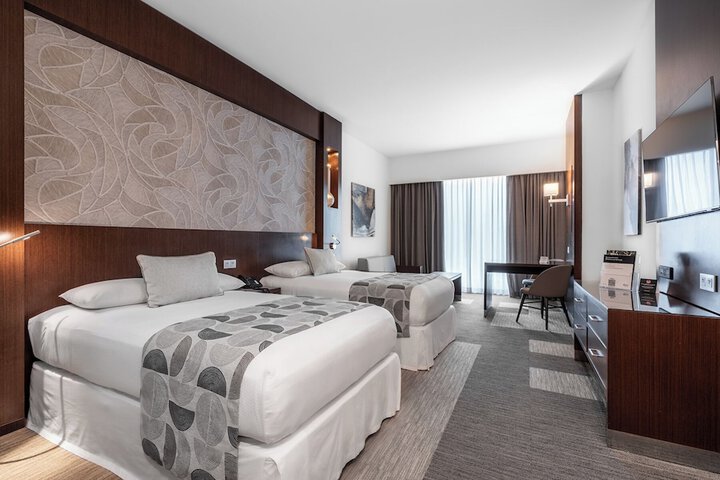 Room 26 of 110