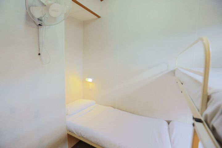 Room 6 of 124