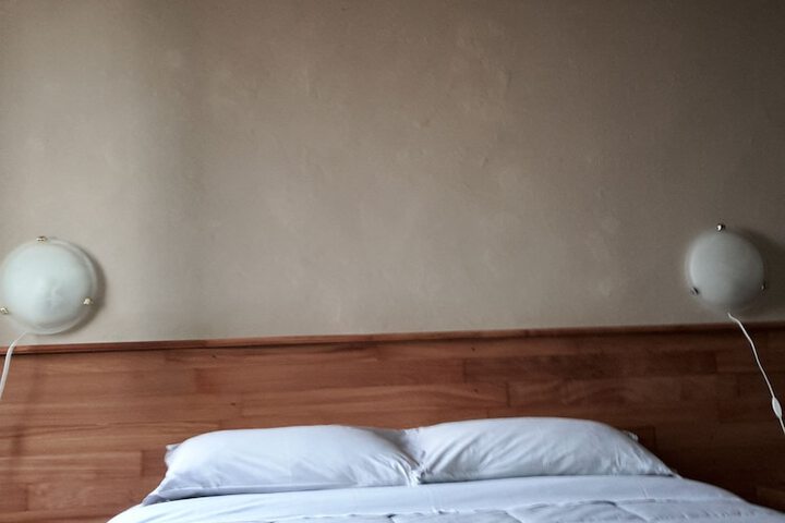 Room 3 of 52