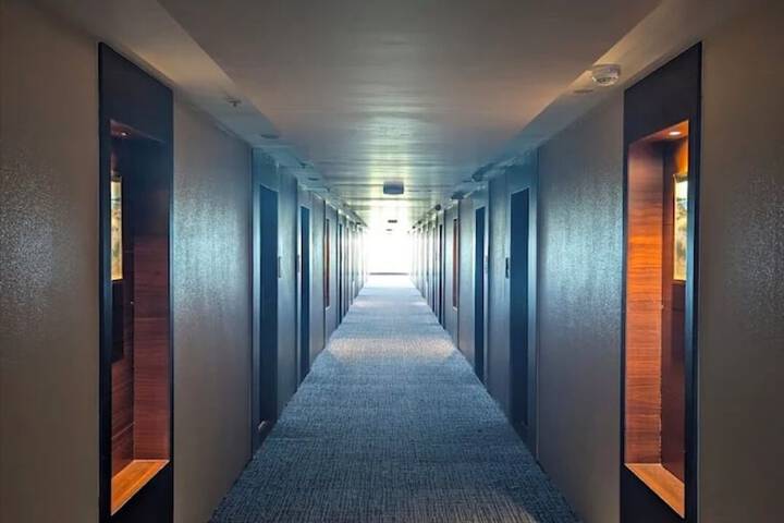 Hotel 2 of 80