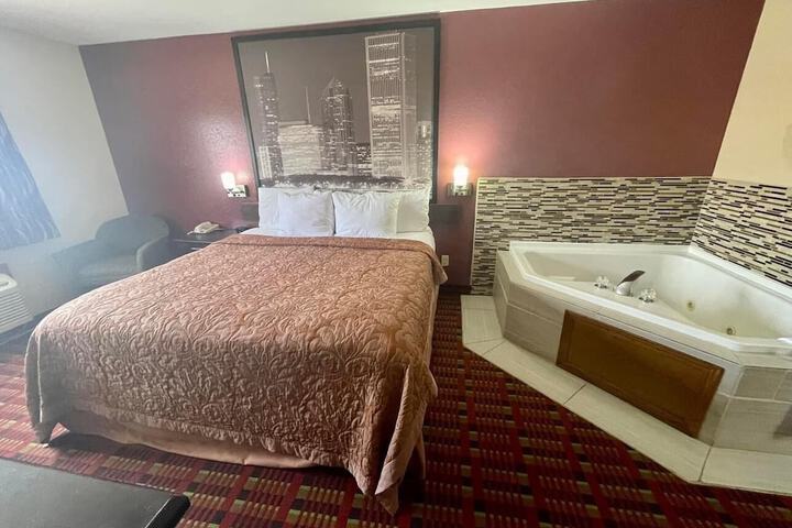 1 King Bed (6 of 9)