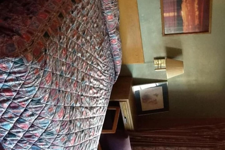 Room 3 of 28