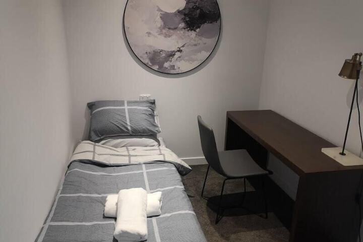Room 4 of 13