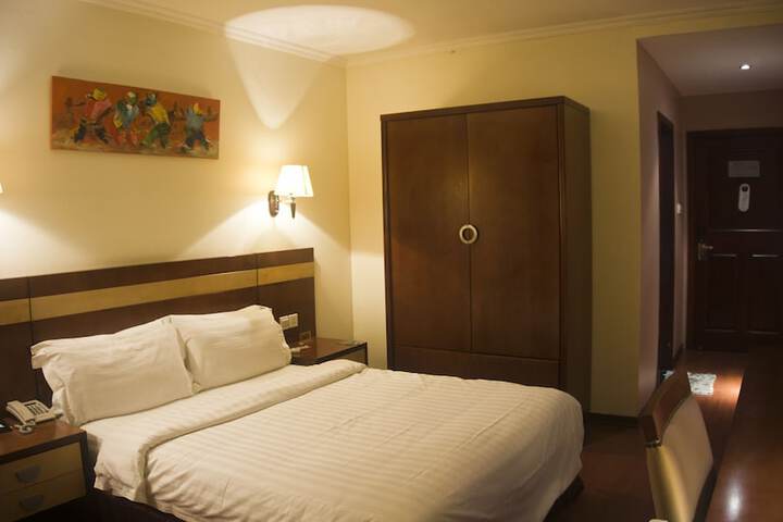 Room 15 of 50