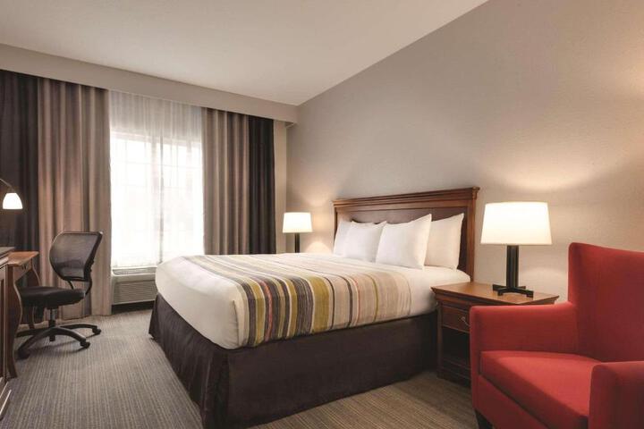 1 King Bed