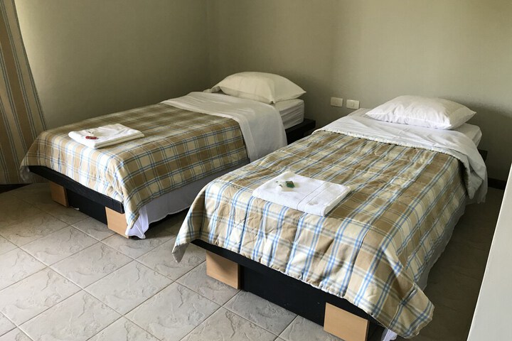 Room 13 of 25