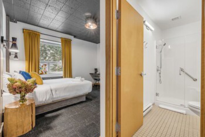 Room 82 of 147
