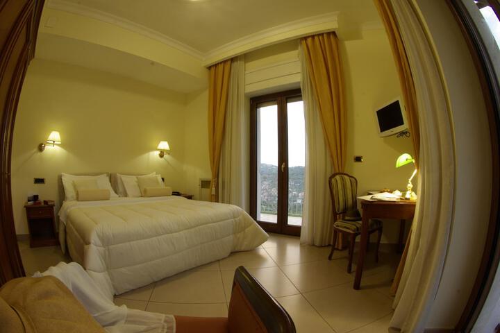 Room 44 of 110