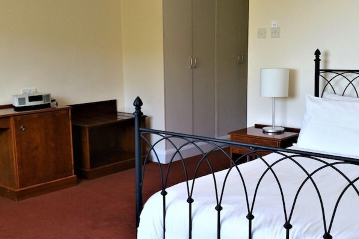 Room 4 of 69