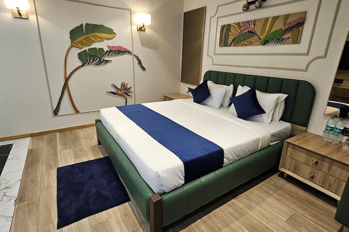 Room 8 of 63