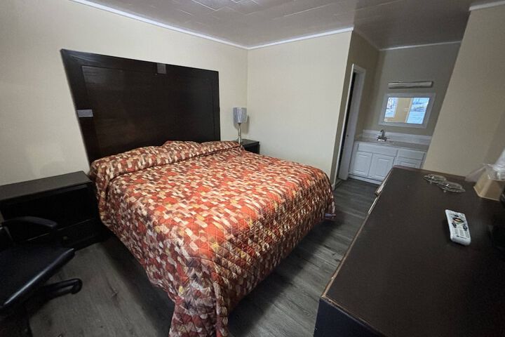 Room 2 of 31