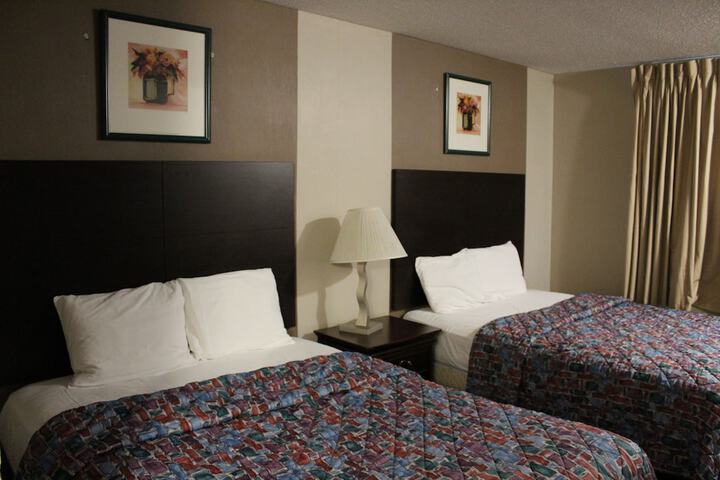 2 Double Beds (9 of 27)