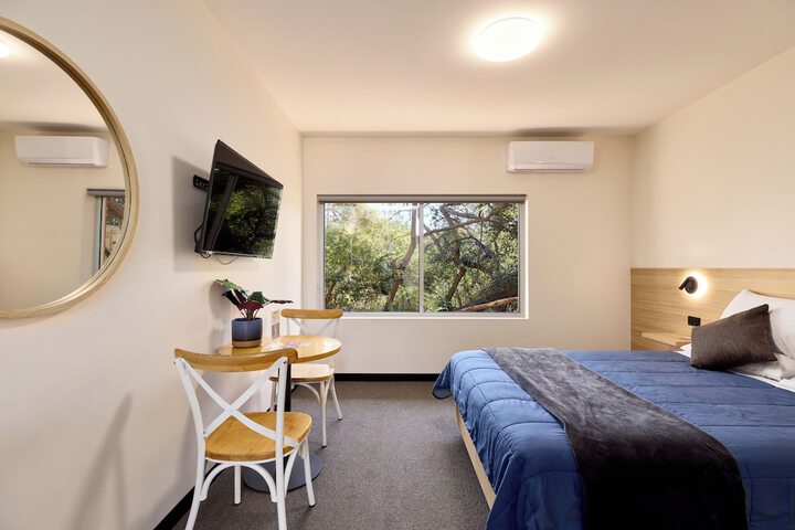Room 4 of 22