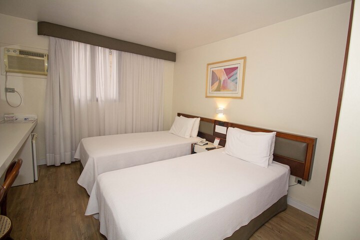 Room 27 of 110