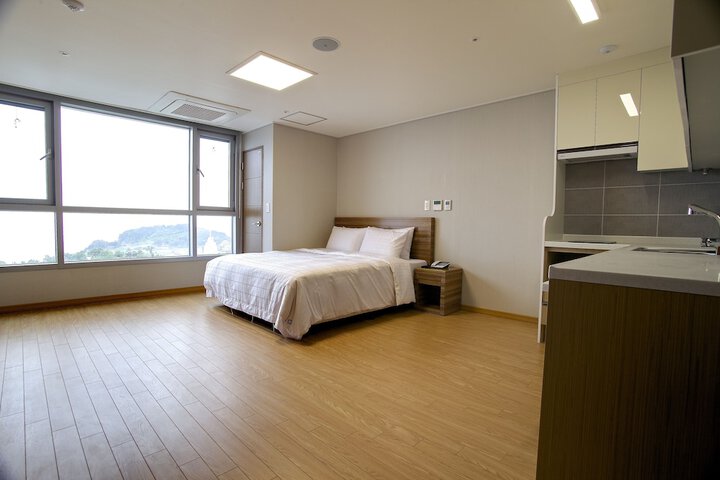Room 18 of 48