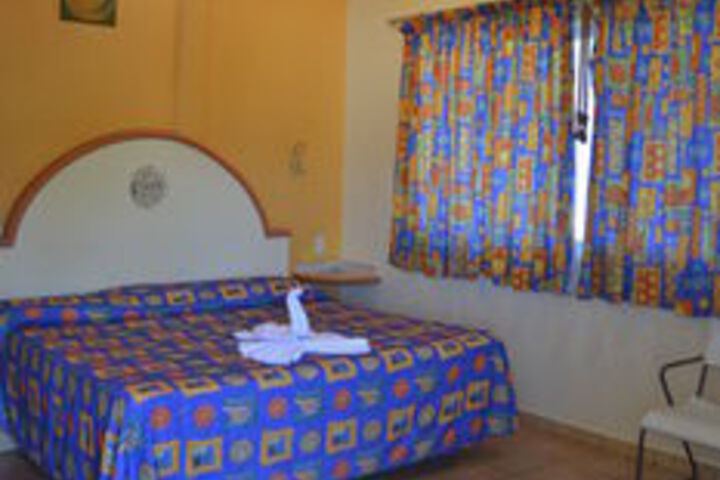 Room 7 of 18