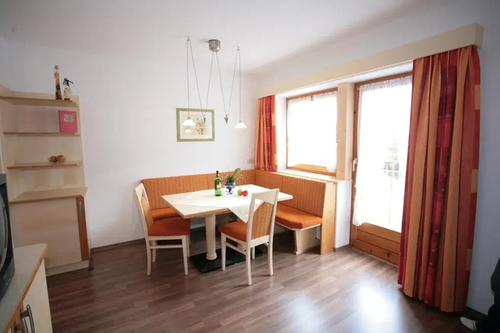 Room 4 of 19