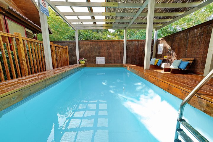 Pool 50 of 58
