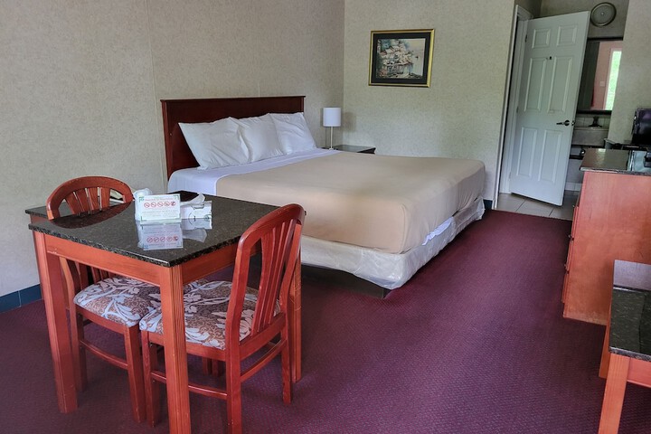 Room 7 of 34