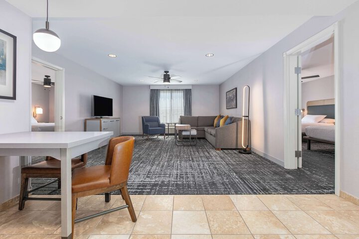 Room 16 of 35
