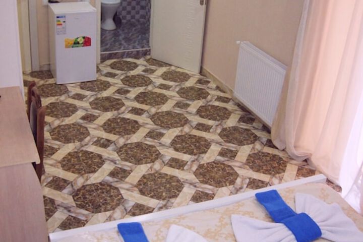 Room 16 of 50