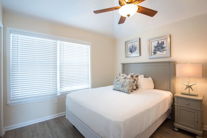 Room 19 of 240