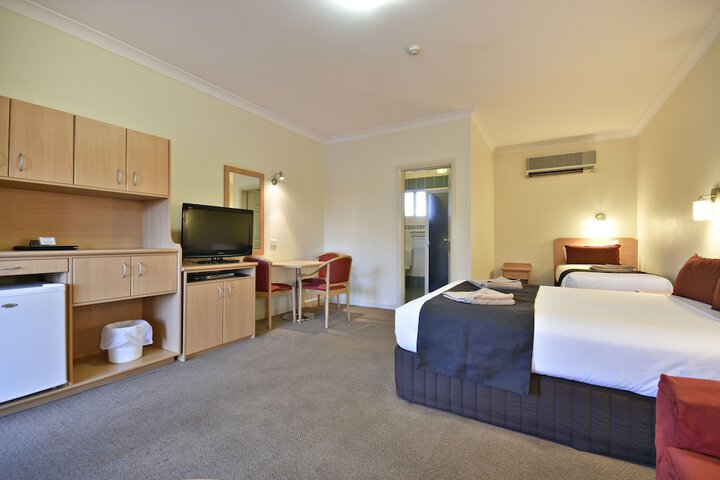 Room 11 of 46