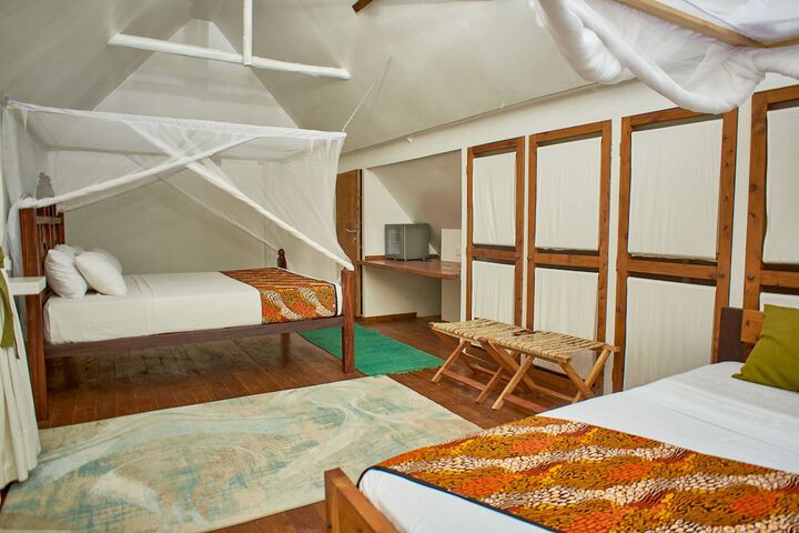 Room 55 of 195