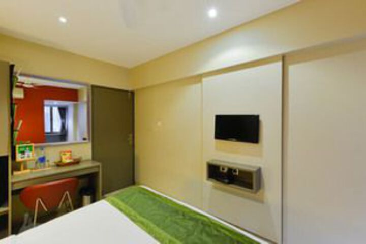 Room 37 of 61