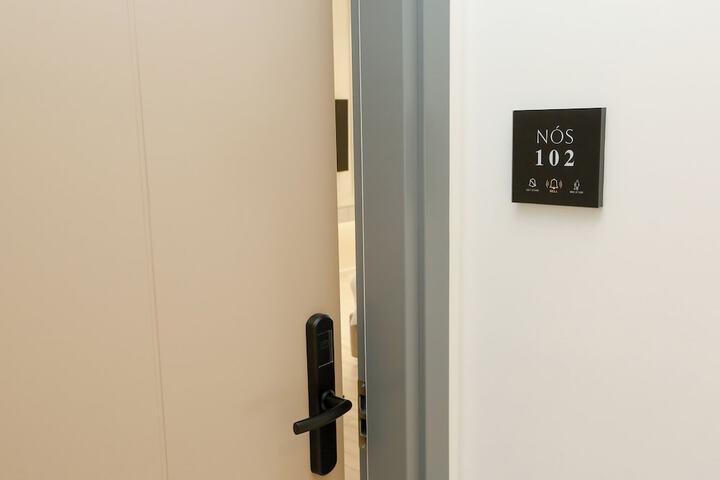 Room 10 of 42