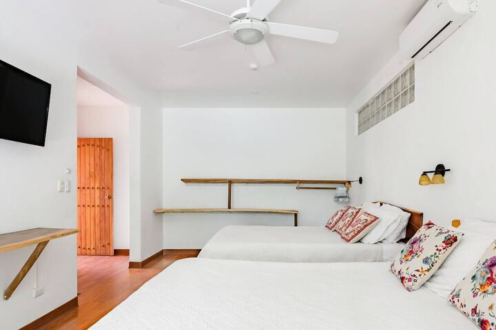 Room 28 of 137