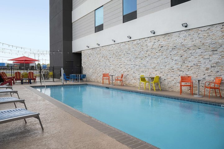 Pool Hotel